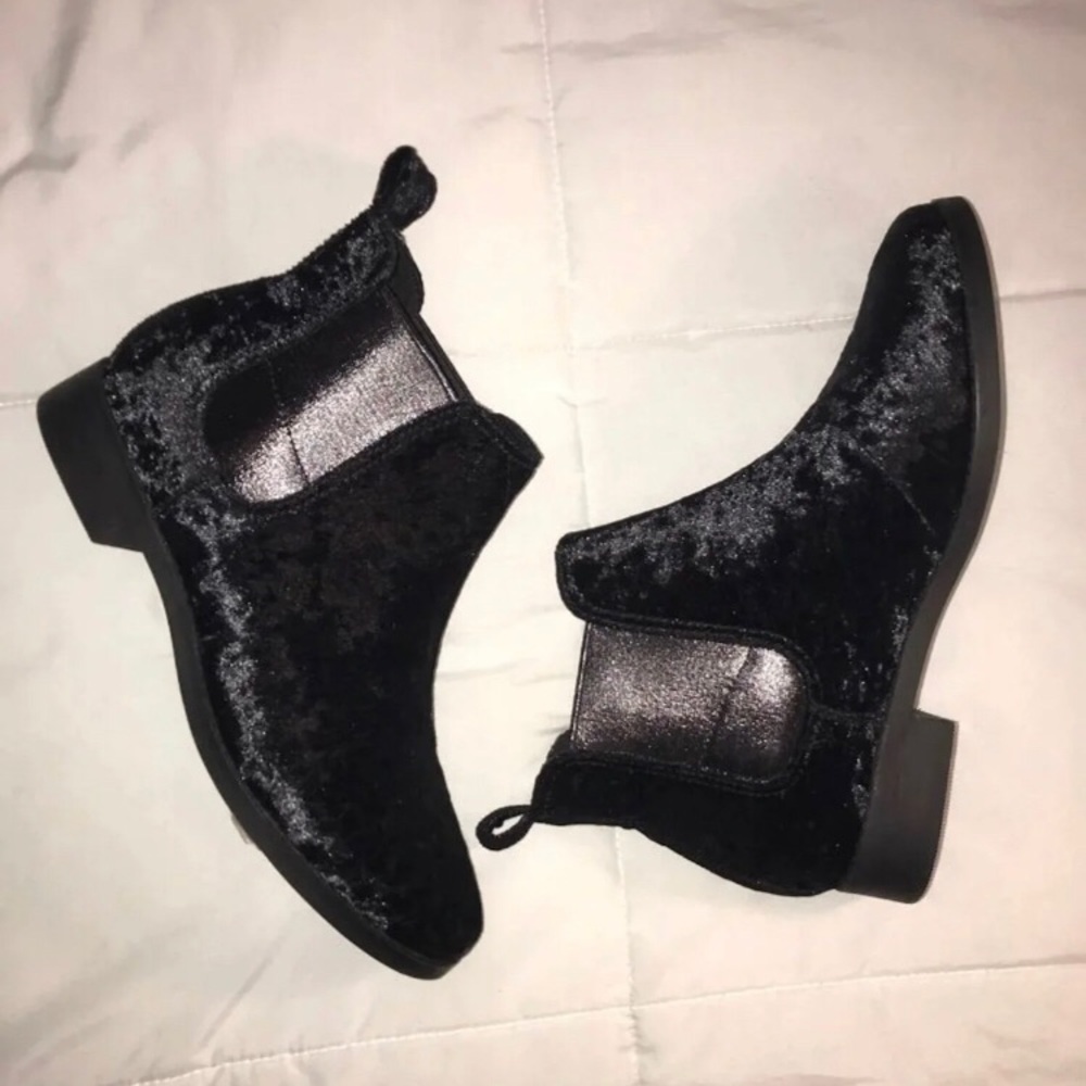 Black Velvet Ella TOMS